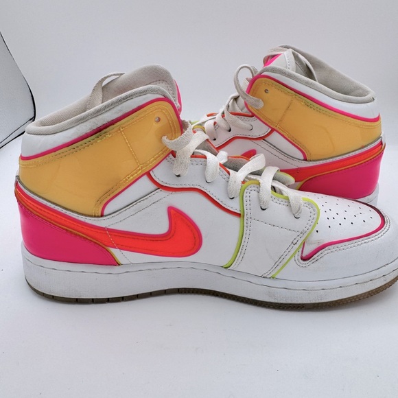 Nike Air Jordan 'Edge Glow' women’s size 7 - Picture 9 of 11